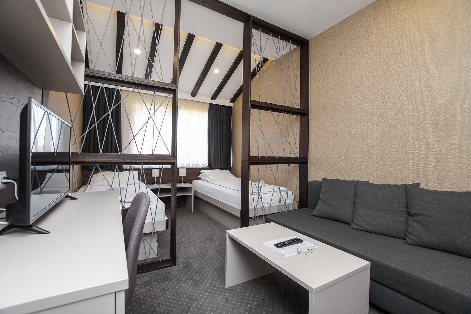Atrijum Apartments And Rooms クラドヴォ エクステリア 写真