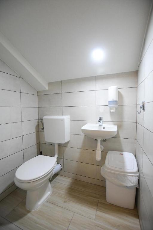 Atrijum Apartments And Rooms クラドヴォ エクステリア 写真