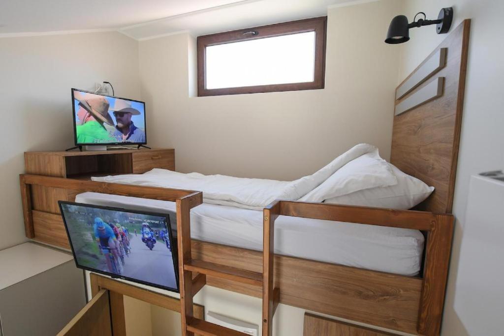 Atrijum Apartments And Rooms クラドヴォ エクステリア 写真