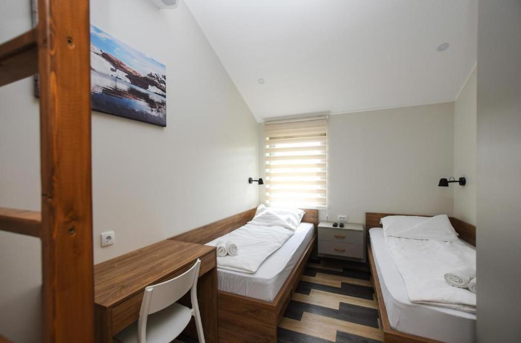 Atrijum Apartments And Rooms クラドヴォ エクステリア 写真