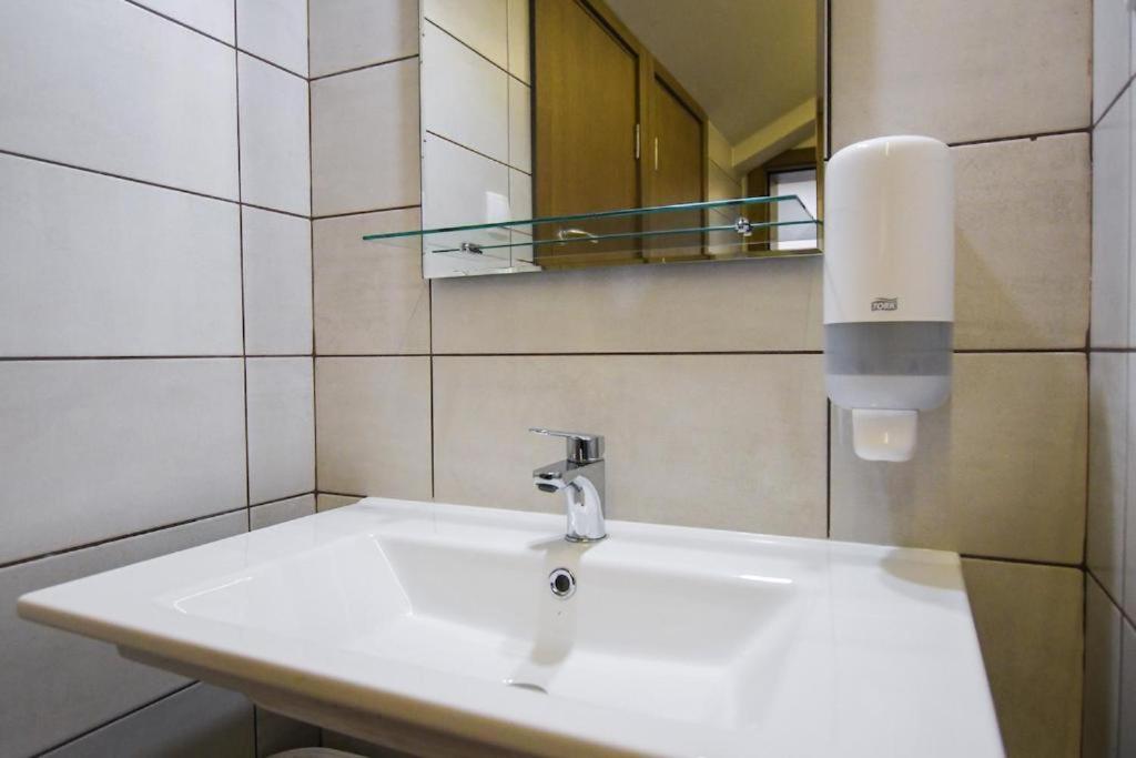 Atrijum Apartments And Rooms クラドヴォ エクステリア 写真
