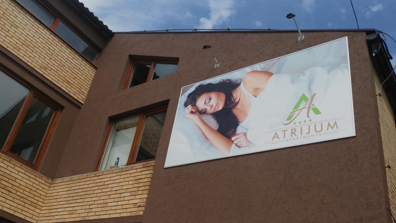Atrijum Apartments And Rooms クラドヴォ エクステリア 写真