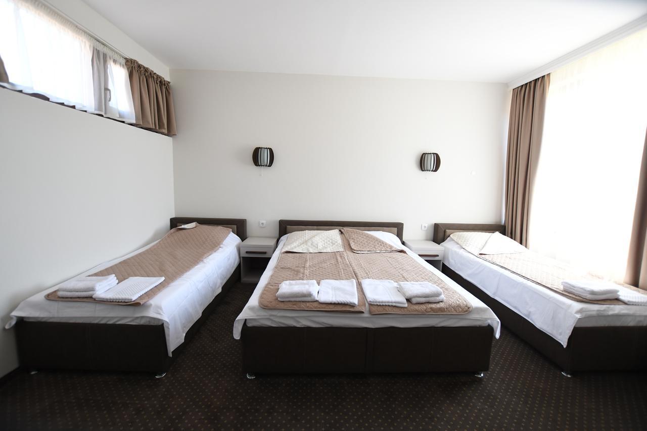 Atrijum Apartments And Rooms クラドヴォ エクステリア 写真
